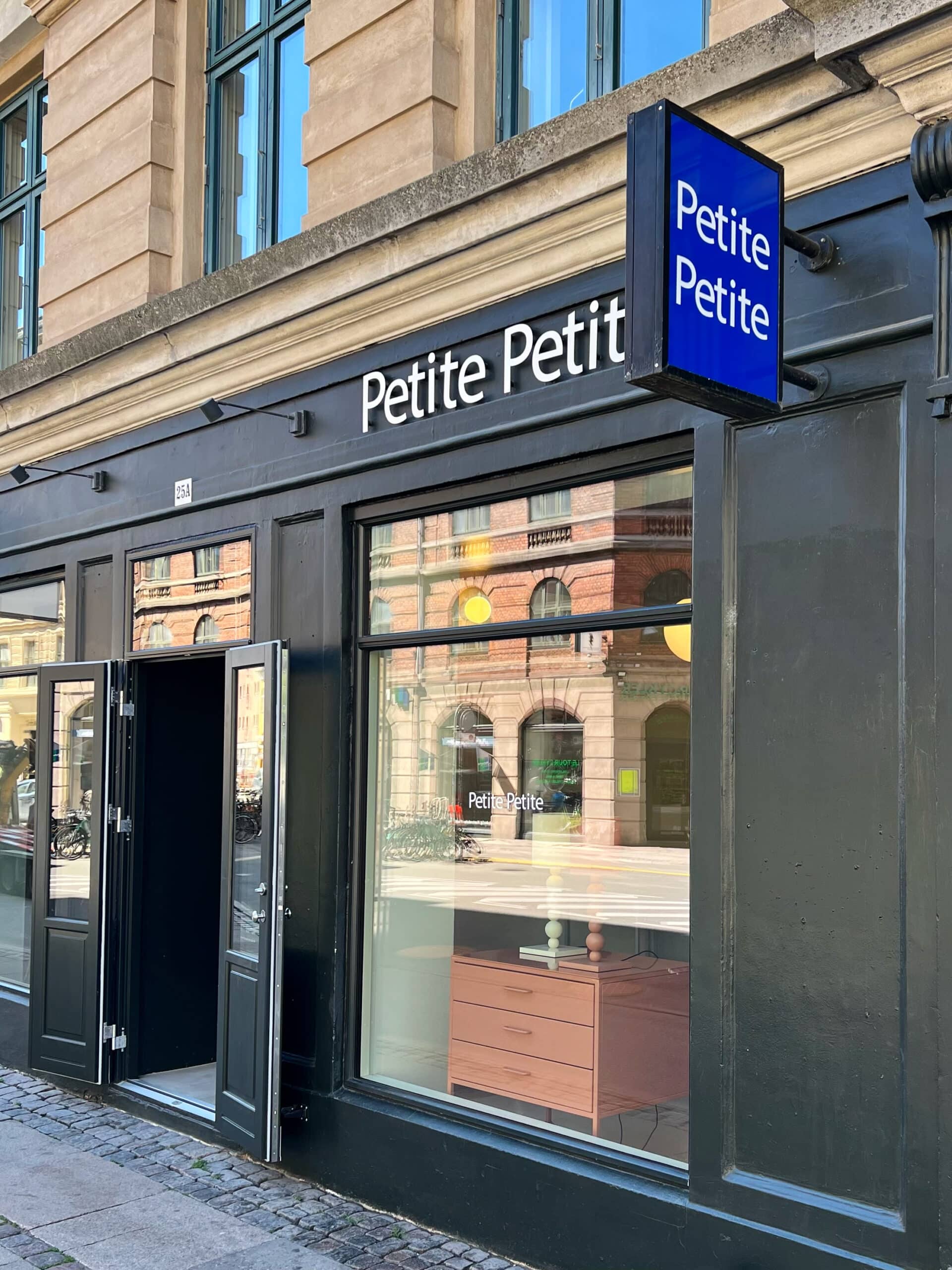 Petite Petite Showroom 10 scaled